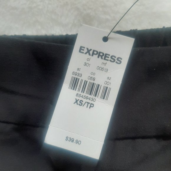 Express Shorts - Picture 2 of 3